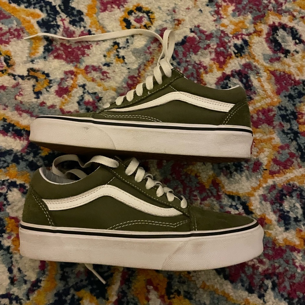 Green vans - Picture 5 of 6